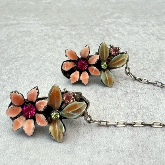 Sweater Shawl Clips Flower Collar Clips with Chain - Picture 2 of 5